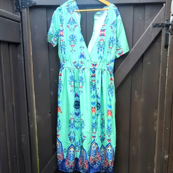 Floral V-Neck Maxi Dress - Blue and Green Front Slit - Size 4X BNWOT - Picture 2 of 6